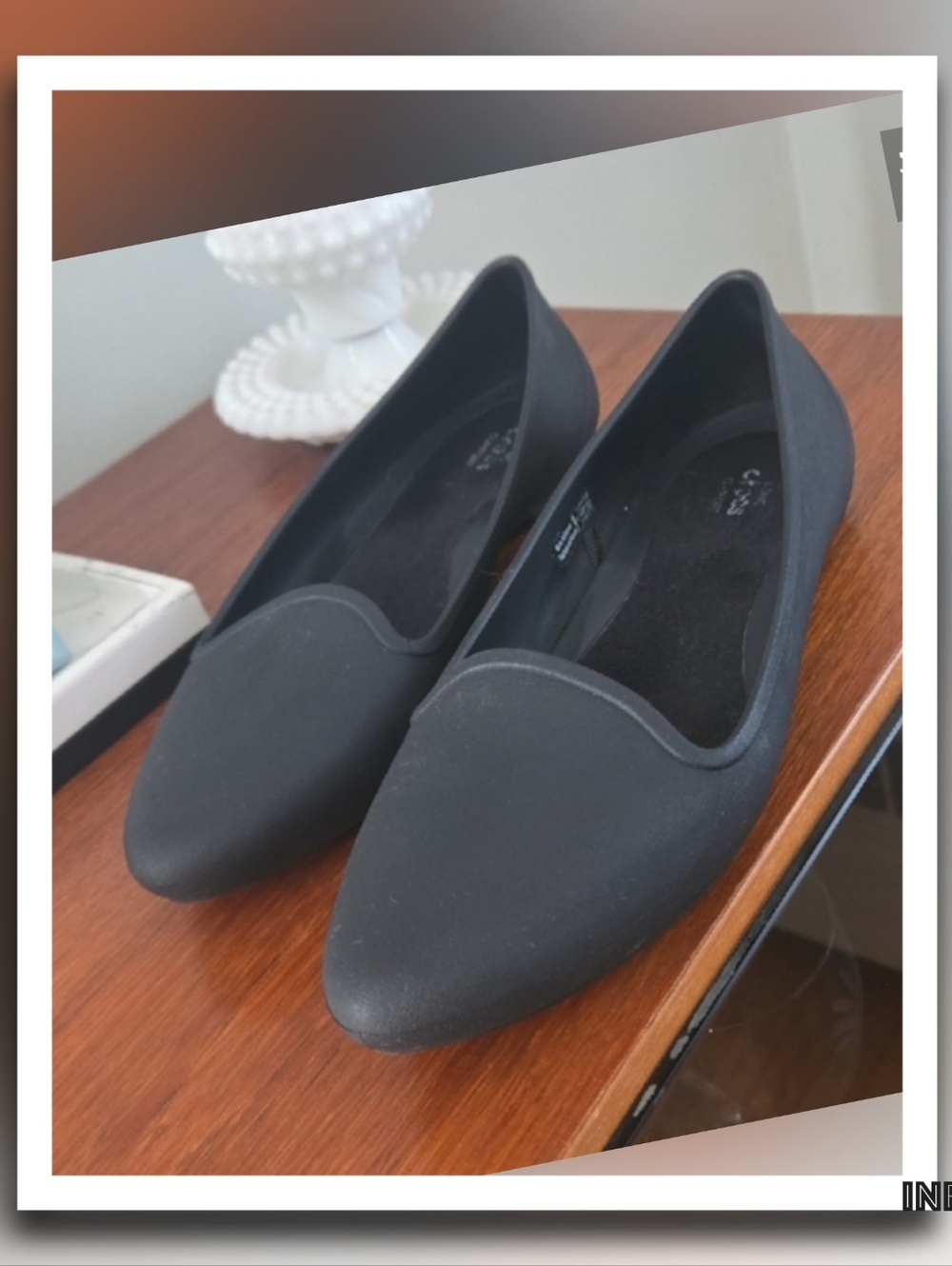 CROCS Women's Black Pointed Toe Flats